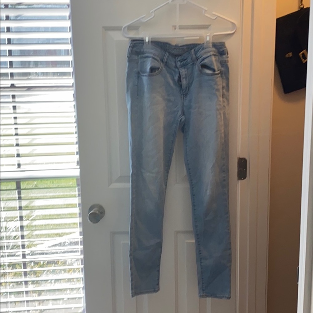 American Eagle Light Wash Jeggings